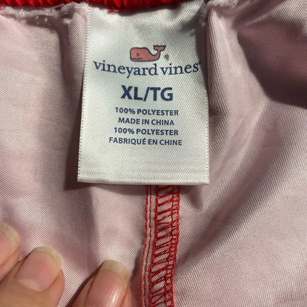 VINEYARD VINES red sailboat swim trunks